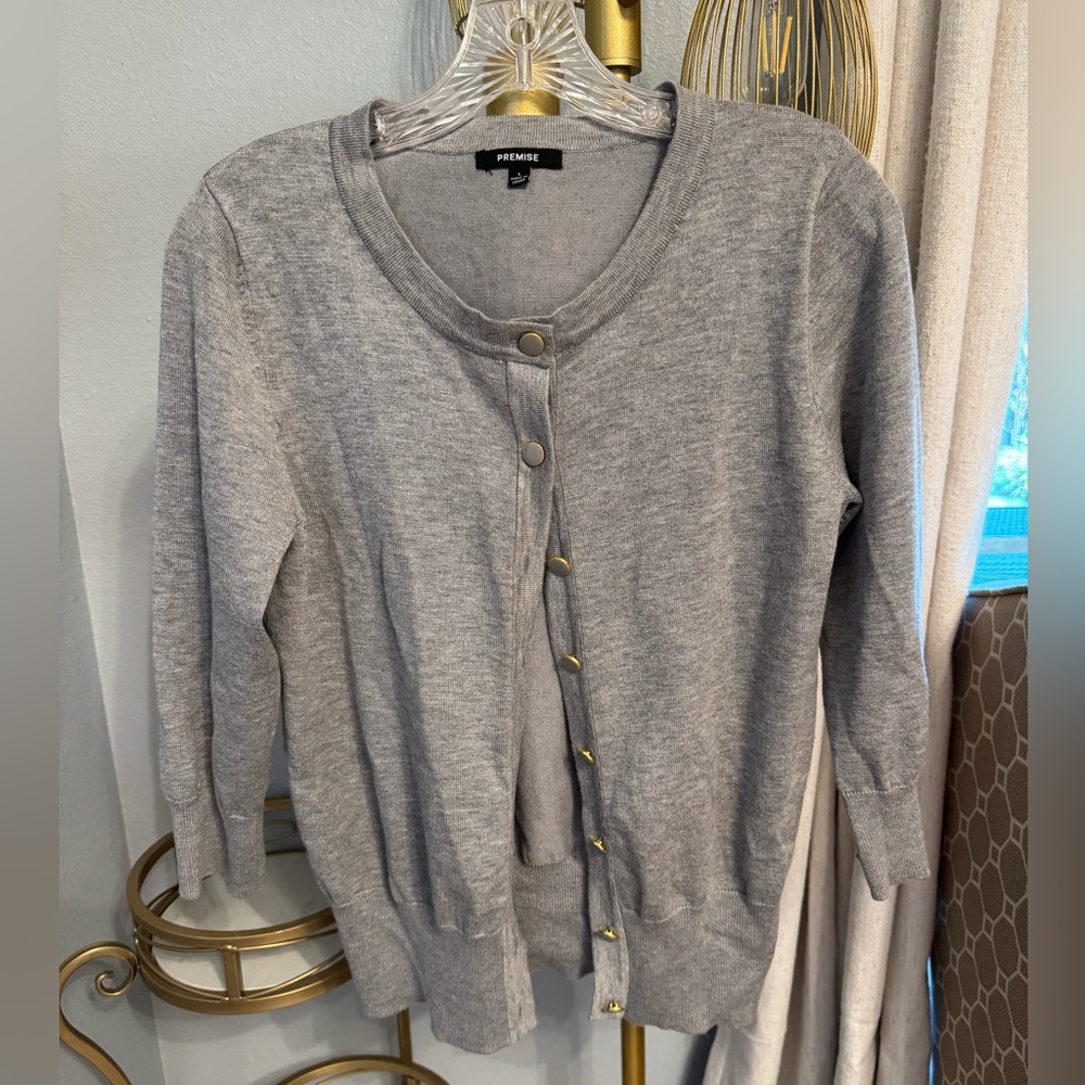 🟣 Premise Light Gray Button-Up Cardigan